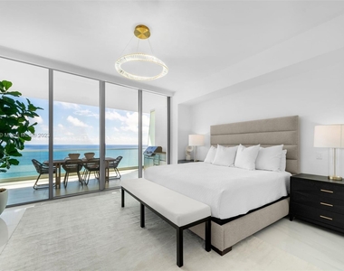 18501 Collins Ave - Photo Thumbnail 7