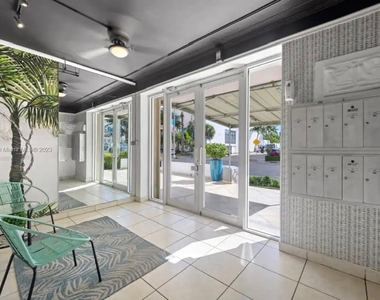 3030 Collins Ave - Photo Thumbnail 16