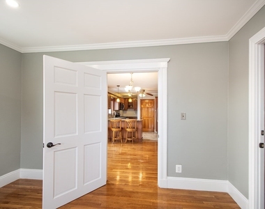 181 Metropolitan Ave - Photo Thumbnail 9