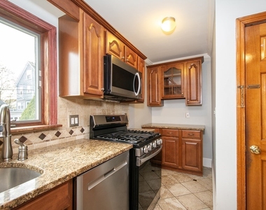 181 Metropolitan Ave - Photo Thumbnail 7