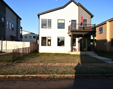 2810 Macpherson Avenue - Photo Thumbnail 0