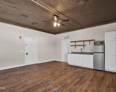 5753 W Glendale Avenue - Photo Thumbnail 2