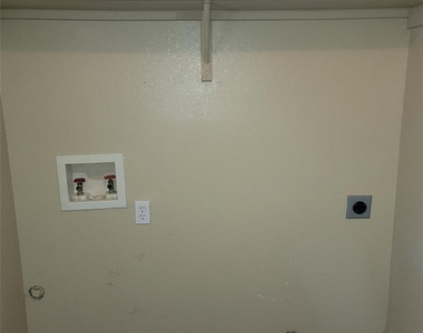 920 W Sierra Vista Court - Photo Thumbnail 6