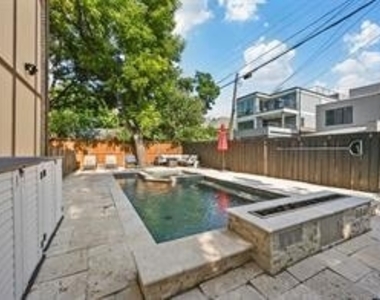 5130 Goodwin Avenue - Photo Thumbnail 5