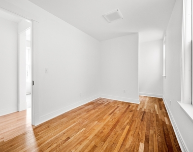 2156 W Roscoe Street - Photo Thumbnail 11