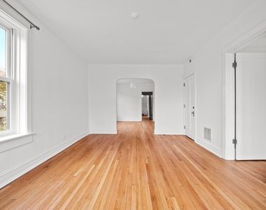 2156 W Roscoe Street - Photo Thumbnail 6