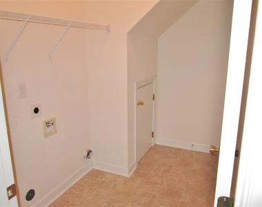 403 Stagecoach Drive - Photo Thumbnail 3