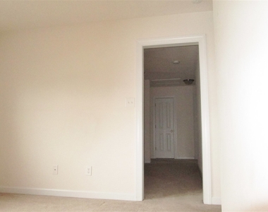 403 Stagecoach Drive - Photo Thumbnail 13