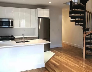 124 Ridge Street - Photo Thumbnail 1