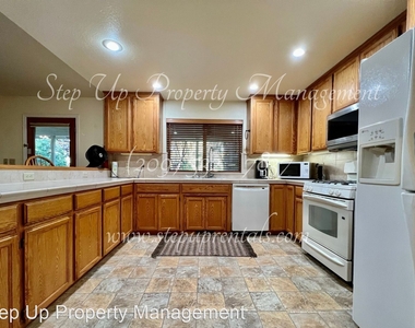 22519 Lina Ln - Photo Thumbnail 4