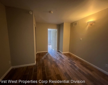 403 E Oak Street - Photo Thumbnail 22