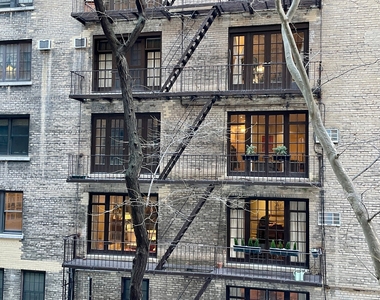 East 56th Street - Photo Thumbnail 6