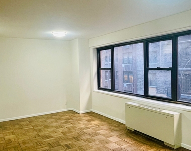 East 56th Street - Photo Thumbnail 3