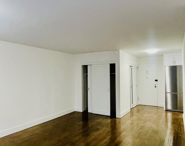 East 56th Street - Photo Thumbnail 12