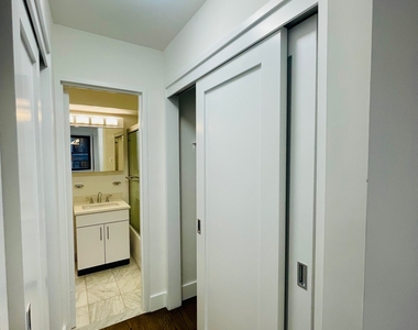 East 56th Street - Photo Thumbnail 8