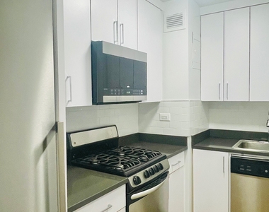 East 56th Street - Photo Thumbnail 14