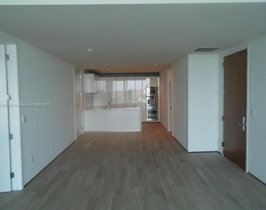 10203 Collins Ave - Photo Thumbnail 6