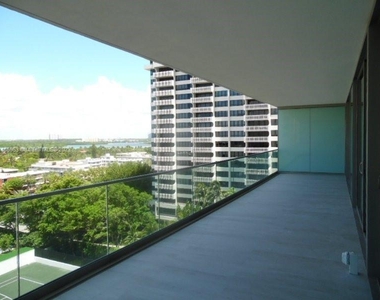 10203 Collins Ave - Photo Thumbnail 20