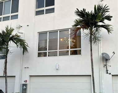 6630 Nw 105 Th Pl - Photo Thumbnail 36