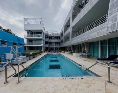 1437 Collins Ave - Photo Thumbnail 43