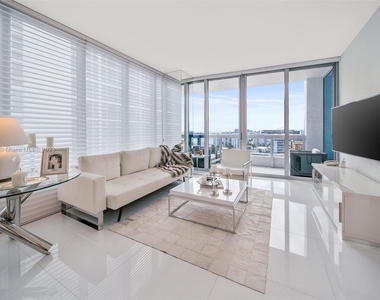 6899 Collins Ave - Photo Thumbnail 5