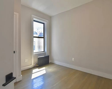 512 West 158th Street - Photo Thumbnail 4