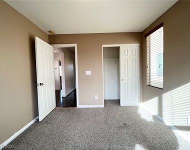 8440 Sequoia Grove Avenue - Photo Thumbnail 24