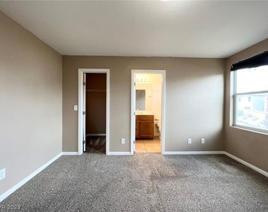 8440 Sequoia Grove Avenue - Photo Thumbnail 18