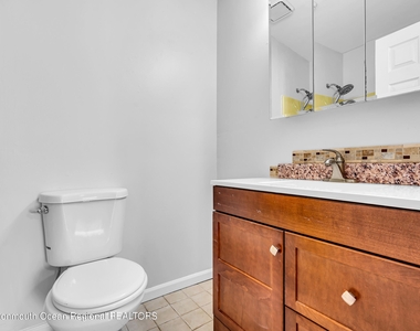 1237 Mizzen Avenue - Photo Thumbnail 13