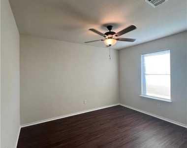 9706 Liberty Green - Photo Thumbnail 23