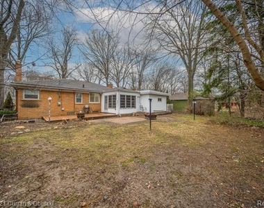 16089 Birwood Avenue - Photo Thumbnail 13