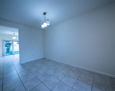 10575 W 33rd Way - Photo Thumbnail 17