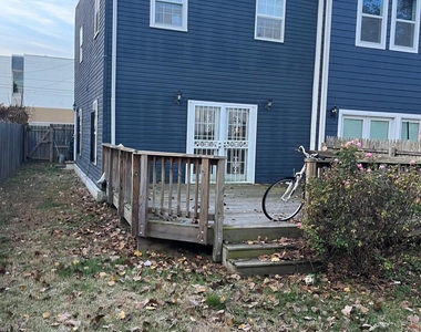 4506 Lee Street Ne - Photo Thumbnail 10