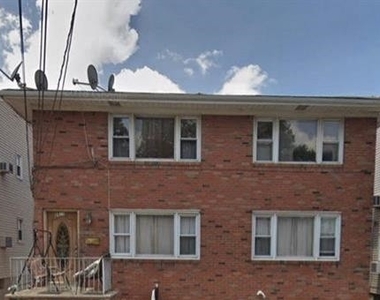 8911 Columbia Ave - Photo Thumbnail 4