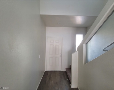 9229 Millikan Avenue - Photo Thumbnail 23