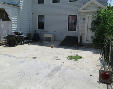 18-74 Menahan Street - Photo Thumbnail 3