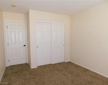 9075 Toast Avenue - Photo Thumbnail 27