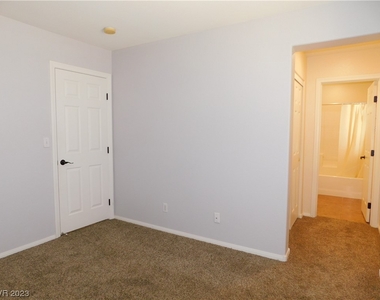 9075 Toast Avenue - Photo Thumbnail 20