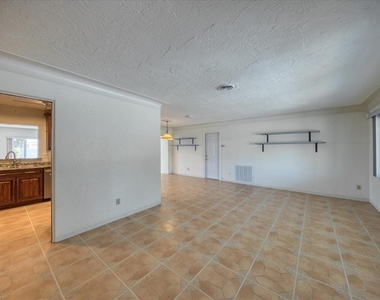 7919 Causeway Boulevard S - Photo Thumbnail 11