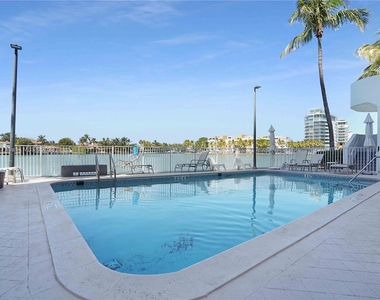 5880 Collins Ave - Photo Thumbnail 33