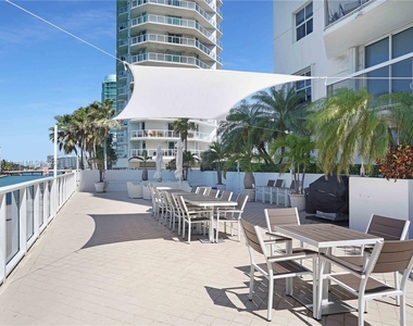 5880 Collins Ave - Photo Thumbnail 34