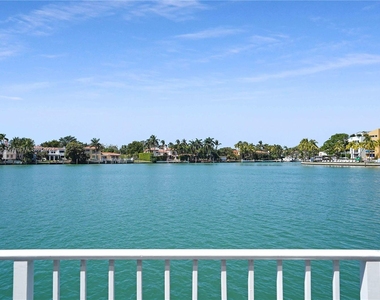 5880 Collins Ave - Photo Thumbnail 31