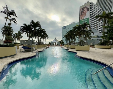 244 Biscayne Blvd - Photo Thumbnail 12