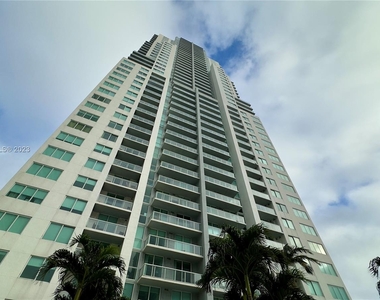 244 Biscayne Blvd - Photo Thumbnail 18