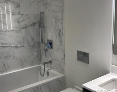 1451 Brickell Ave - Photo Thumbnail 10