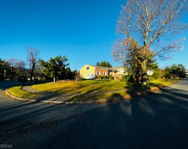 26 Lorraine Dr - Photo Thumbnail 27