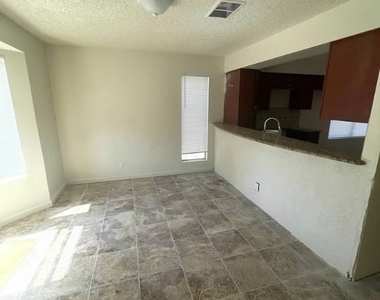 1745 Starridge Way - Photo Thumbnail 7