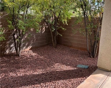 2164 Lone Desert Street - Photo Thumbnail 20