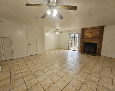 1824 Larette Drive - Photo Thumbnail 8