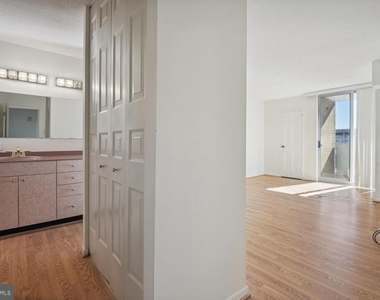 4601 N Park Ave #1611-l - Photo Thumbnail 6